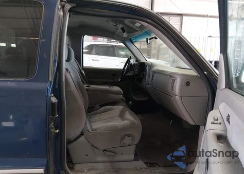 2000 Chevrolet Silverado 1500 Ls из США, поврежденный, VIN 2GCEC19T7Y1145925